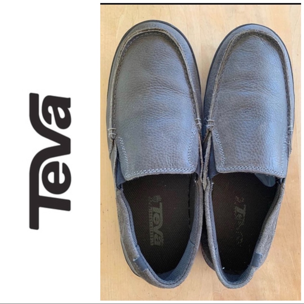 Leather Men’s Teva Size 8. Grey Learher slip on shoes.